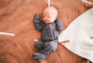 Arrow Caramel & Cream Plush Knit Blanket
