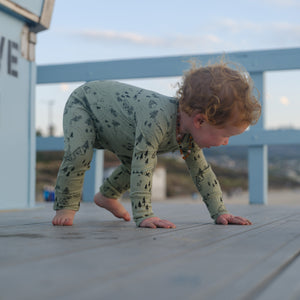 Shwally Romper for babies, stylish and comfortable, shown at angle 82. Perfect for playtime and everyday wear.