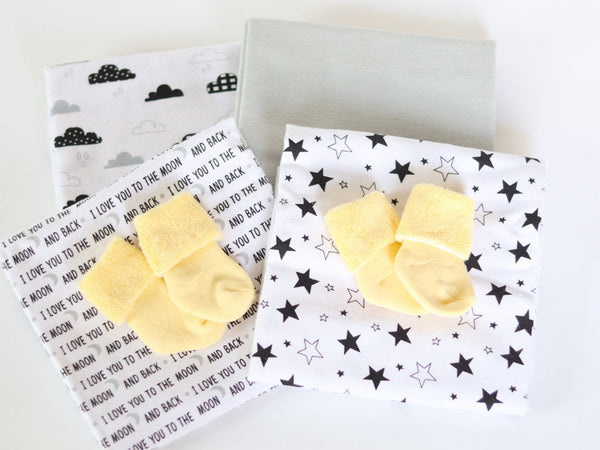 Baby Blossom Company Baby Neutral Cupcake Set Moon 2 socks 4 blankets