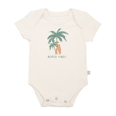 Graphic bodysuit with beach vibes and palm print for babies, perfect for summer fun. Short sleeve design.