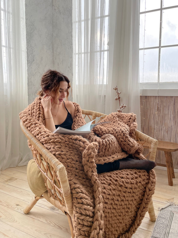 Chunky Knit Blanket in Beige