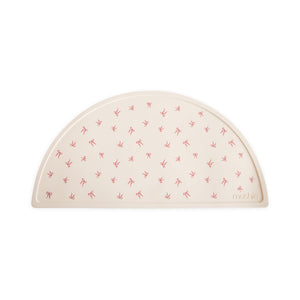 Silicone placemat for babies, featuring a non-slip design and vibrant colors, perfect for mealtime mess-free fun.