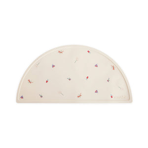 Silicone placemat for babies, showcasing a non-slip design in a vibrant color, perfect for mealtime messes.