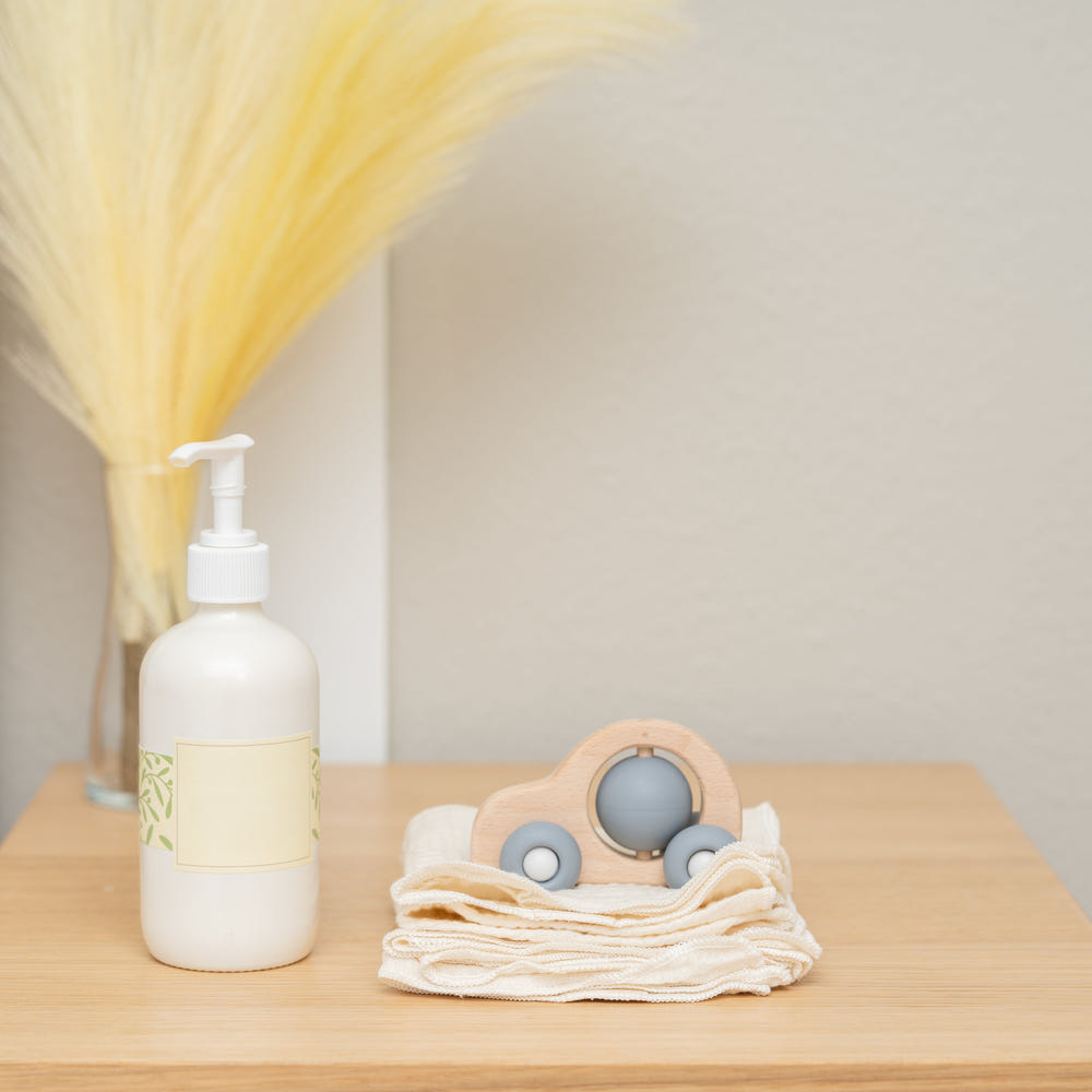 Reusable baby wipes in a stylish diaper bag, eco-friendly and convenient for on-the-go parents.
