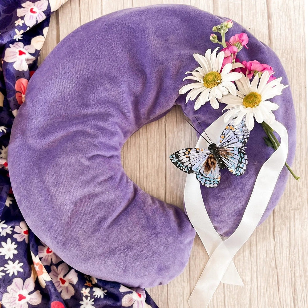 Cozy Lavender Neck Wrap for babies, promoting relaxation and wellness in a soothing design.