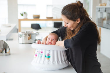 Cupcake Babies Small Bath White & travel pouch & inflator (suitable from birth up to 1 year)