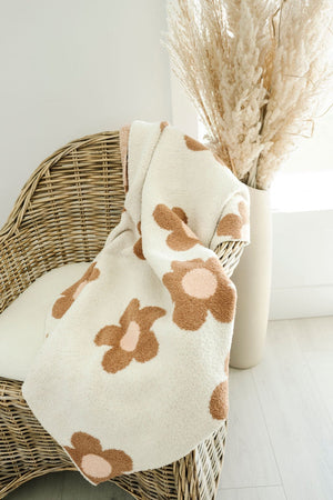 Caramel Daisy Cozy Plush Blanket