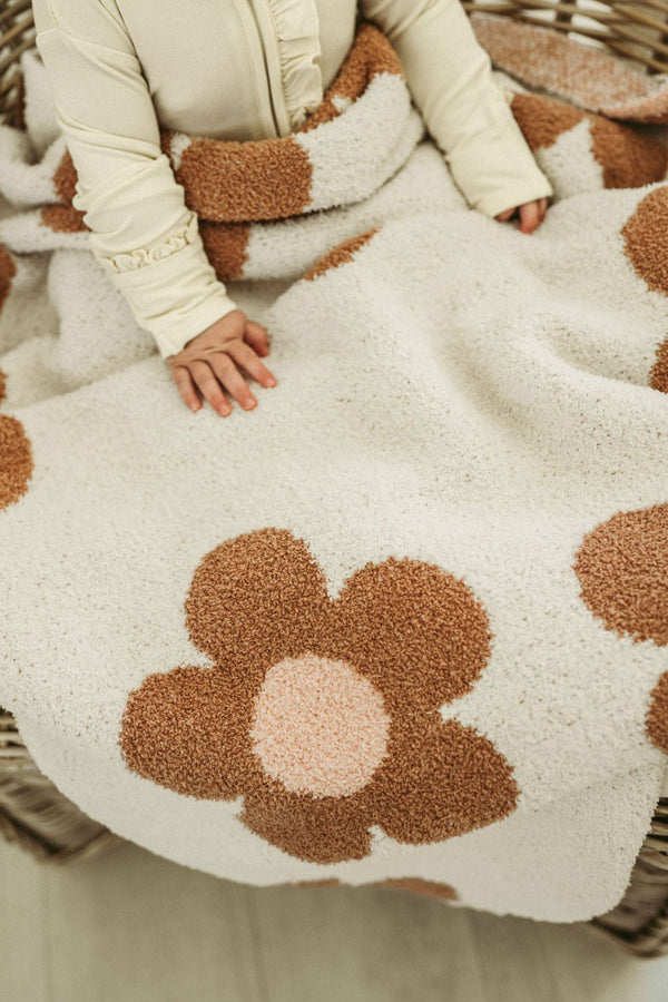 Caramel Daisy Cozy Plush Blanket
