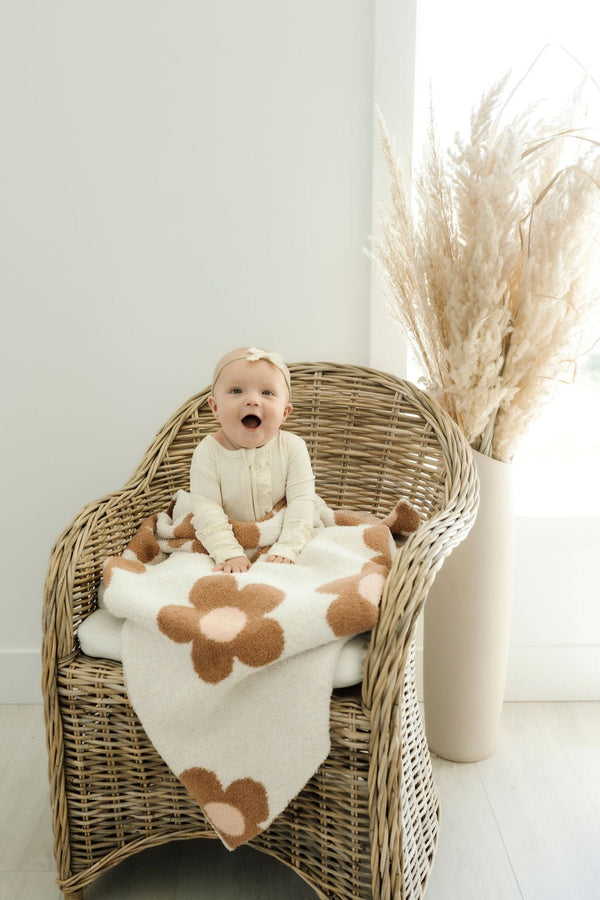 Caramel Daisy Cozy Plush Blanket