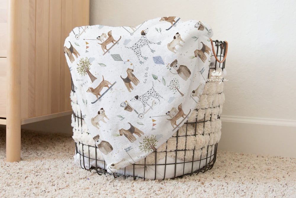 Vintage baby blanket featuring adorable baby ducks and chicks design. Perfect for cozying up your little one.