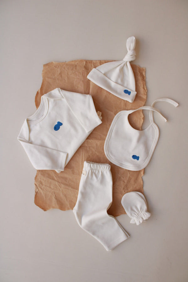 Fish Patterned 5 Piece Newborn Set