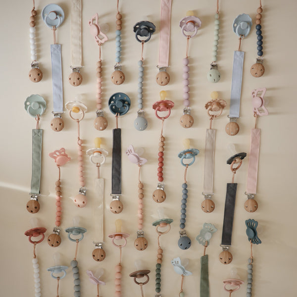 Mushie Linen Pacifier Clip 2-Pack linen clips faux wood clasp