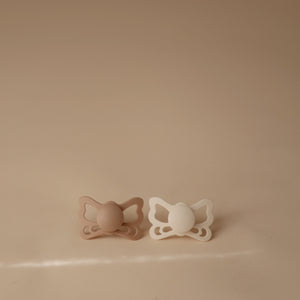 FRIGG Butterfly Anatomical Silicone Pacifier 2-Pack (6-18 Months)