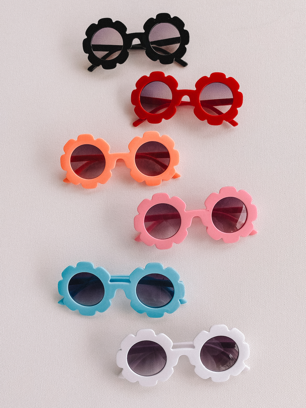 Cute flower sunnies for babies and toddlers, perfect for sunny days and stylish outdoor adventures.