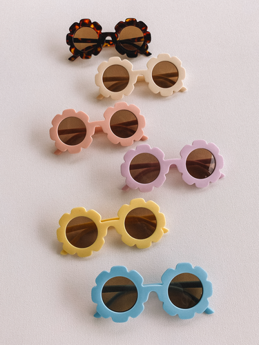 Cute flower sunnies for babies and toddlers, perfect for sunny days and stylish outdoor adventures.