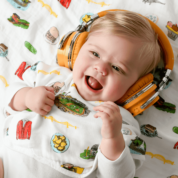 GiftSet: Pittsburgh Baby Muslin Swaddle Blanket and Burp Cloth/Bib Combo