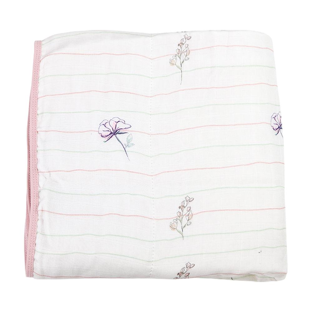 Flower and pink oversized bamboo muslin quilted blanket for babies, soft and cozy for comfortable sleep and play.