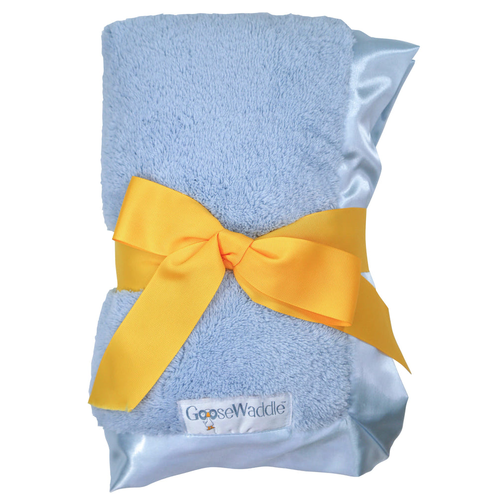 Luxury baby blanket in soft fabric, perfect for keeping your little one cozy and stylish.
