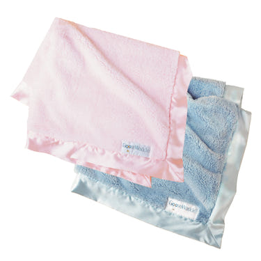 Luxury baby blanket in soft fabric, perfect for keeping your little one cozy and stylish.