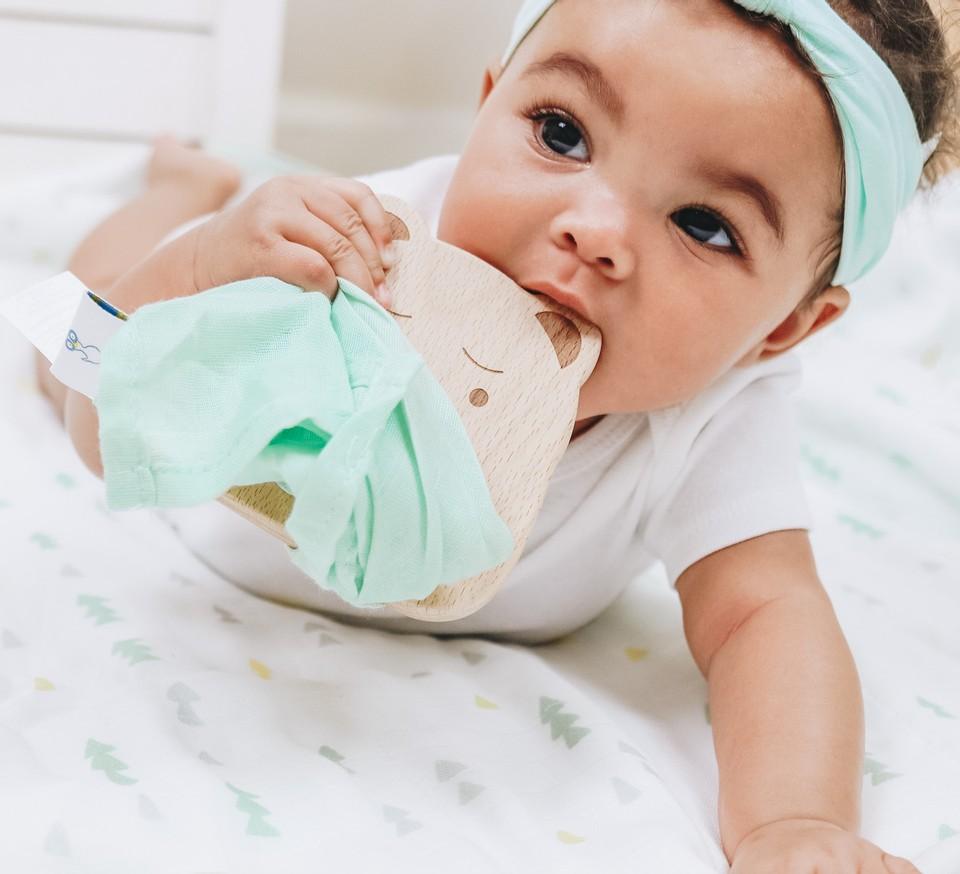 Bear and Mint Wooden Teether & Blankie for babies, perfect for soothing gums and cuddling.