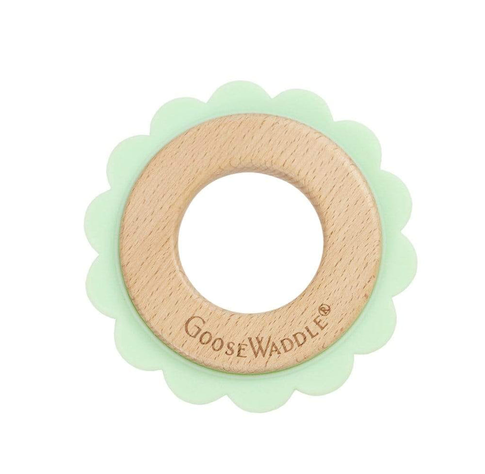 Lion Mint Animal Teether in wood and silicone, perfect for soothing baby's gums and promoting safe teething.