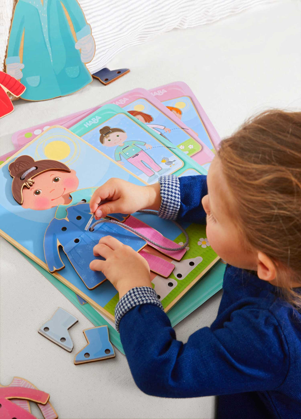 My First Threading Game – Dress Up Fun for toddlers, colorful beads and laces for creative play and fine motor skills.