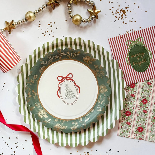Hearth & Holiday Scalloped Beverage Napkins (24pcs)