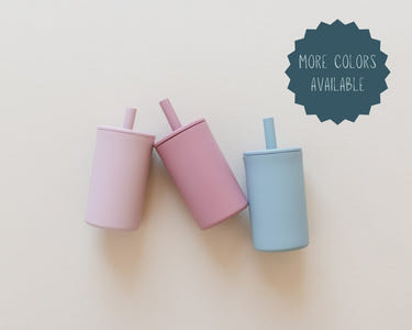 Silicone straw cup for babies and toddlers in various colors - perfect for easy sipping and fun hydration.