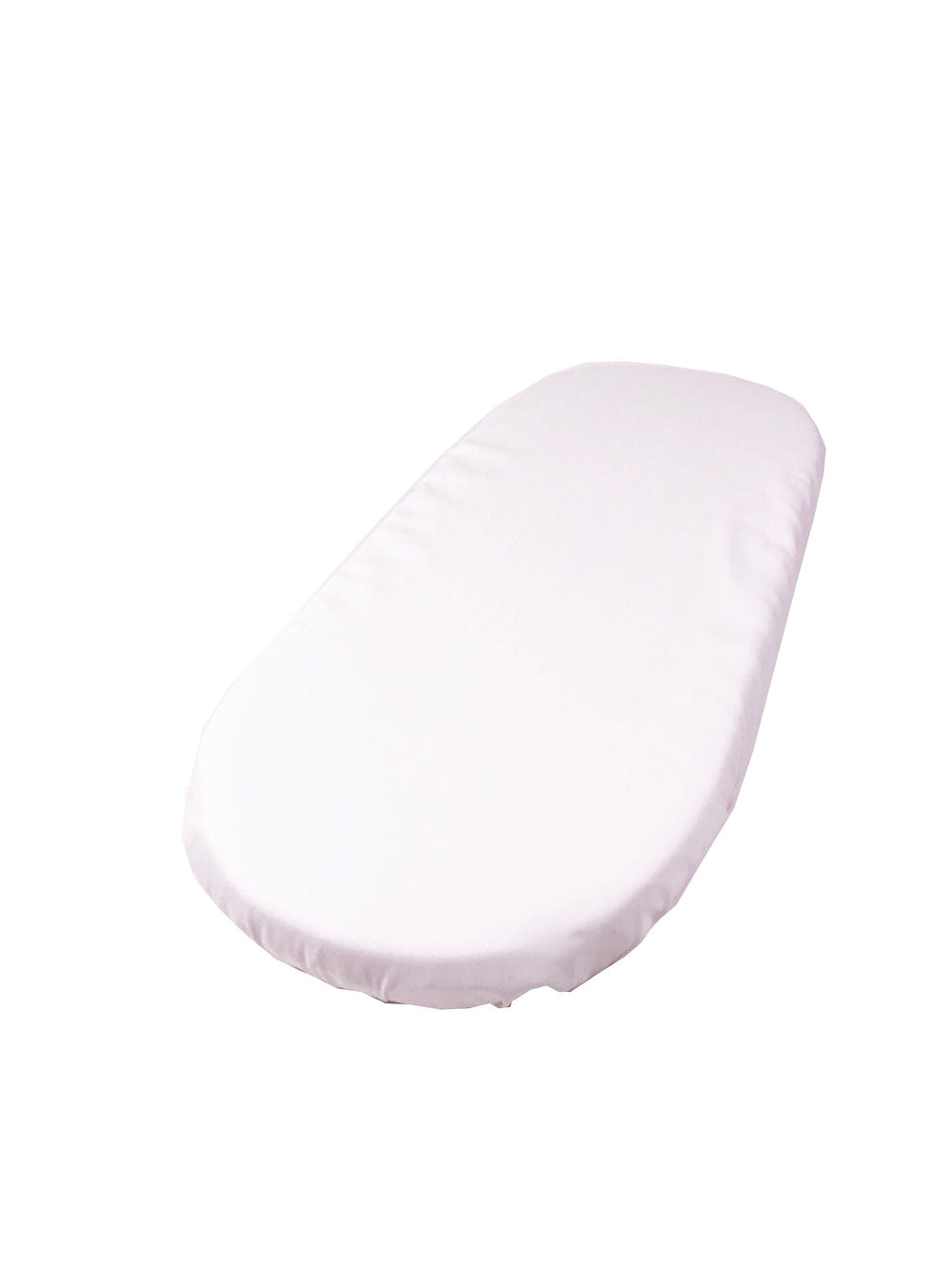 Custom made white organic cotton fitted sheet for babies, soft and safe for a cozy sleep environment.