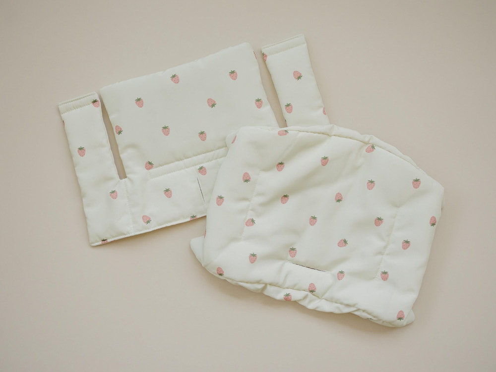Strawberry Cushion for the Stokke Tripp Trapp Highchair - Wipeable Cover - Baby Highchair Accessories - Berry Print