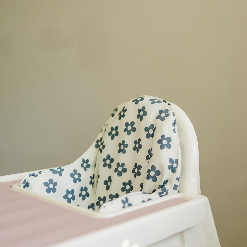 Retro Black & White Daisy IKEA Antilop Cushion Cover