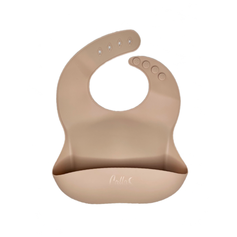 Silicone Catch All Bib for babies, featuring a spill-catching pocket and adjustable neck for easy feeding.