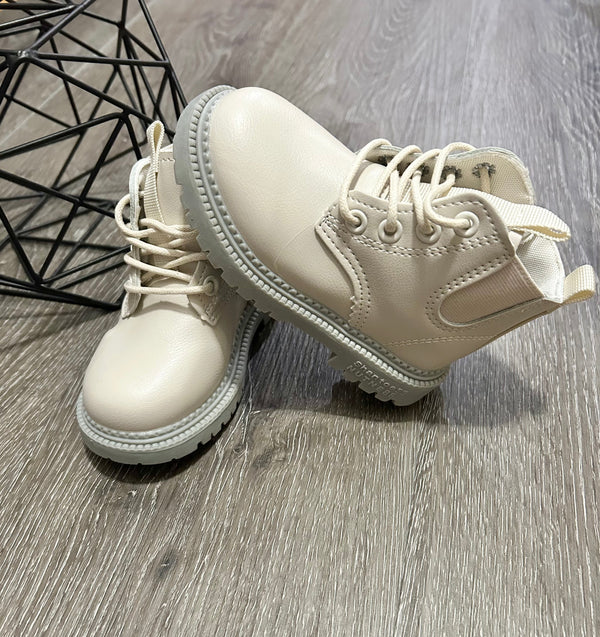 "Stylish Chelsea boots for babies, showcasing a cute design from angle 3."