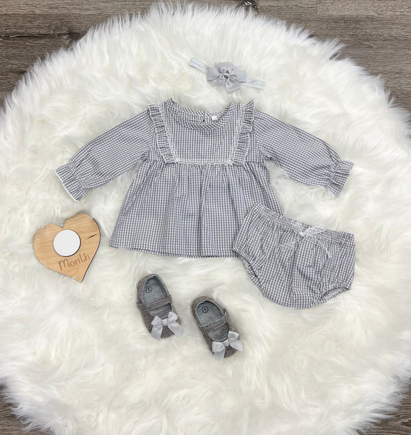 Chandler Long Sleeve Set for babies - cozy two-piece outfit in soft fabric, perfect for playtime and comfort.