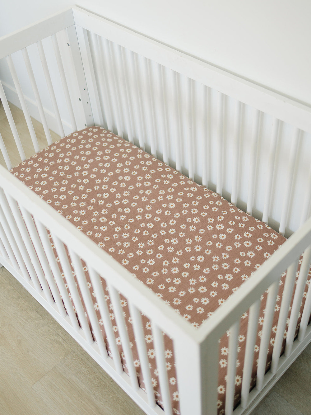 Daisy Dream Muslin Crib Sheet - MOOGCO Baby