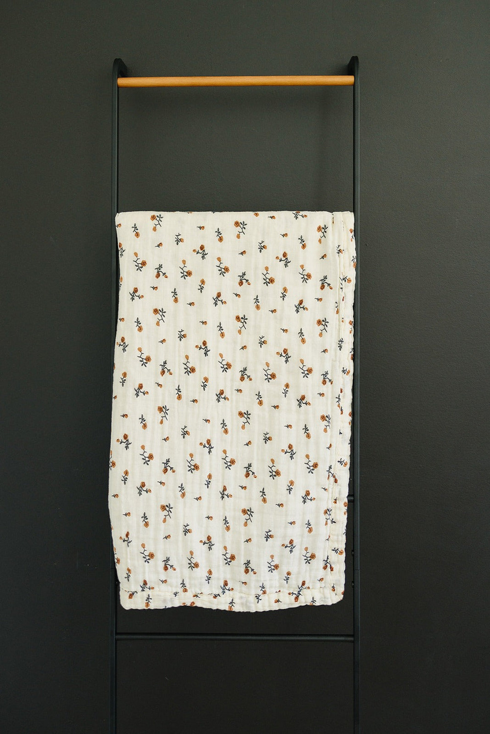 Cream Floral Muslin Quilt - MOOGCO Baby