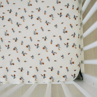 Cream Floral Muslin Crib Sheet - MOOGCO Baby