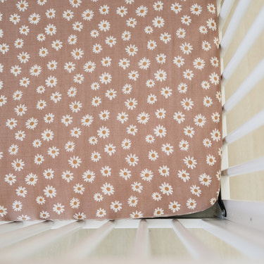 Daisy Dream Muslin Crib Sheet - MOOGCO Baby