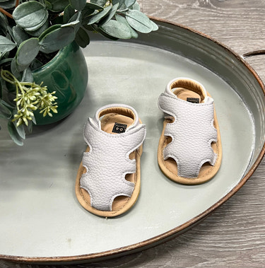 City Soles Grey Sandal for babies - stylish and comfortable footwear for little ones.
