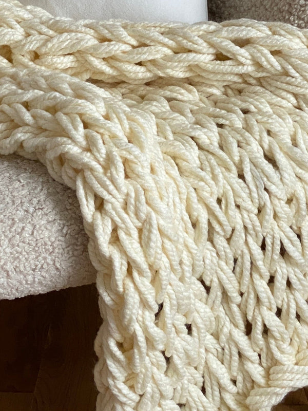 Chunky Knit Blanket in Ivory