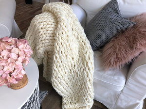 Chunky Knit Blanket in Ivory