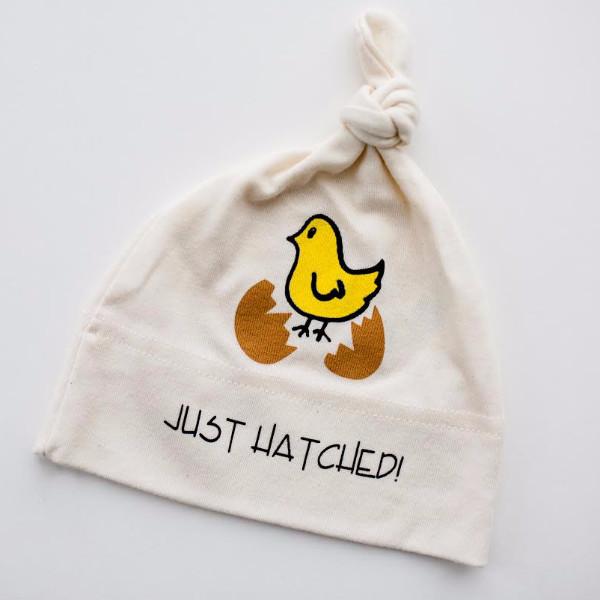 Just Hatched Organic Cotton Long Sleeve Romper, Hat & Blanket Gift Set