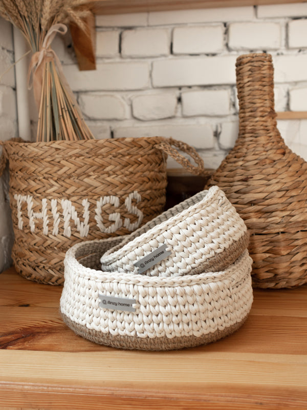 Basket Round with Jute Accent