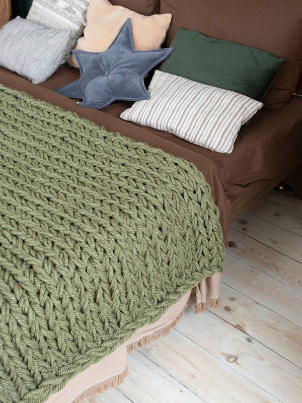 Chunky Knit Blanket in Khaki