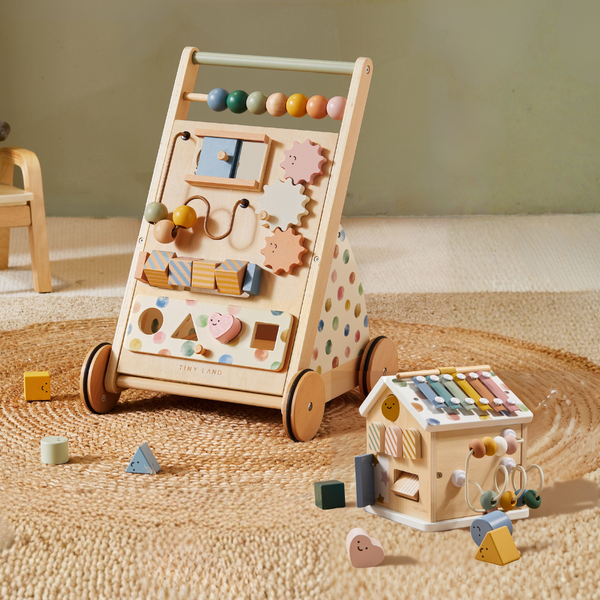 Complete Development Playset: Baby Walker and Activity Cube for enhanced play and learning in infants.