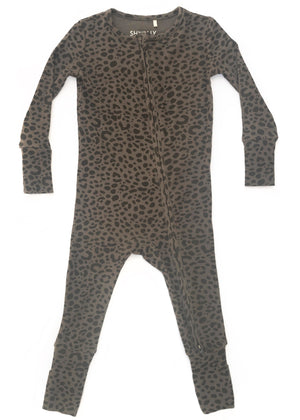 Shwally Romper for babies in Angle 84 view, featuring soft fabric and playful design for comfort and style.