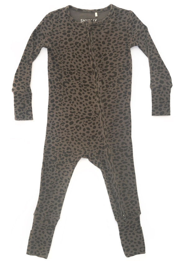 Shwally Romper for babies in Angle 84 view, featuring soft fabric and playful design for comfort and style.
