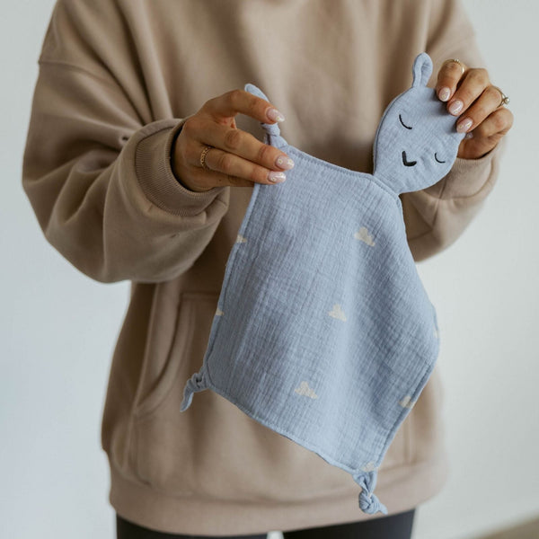 100% muslin Windy lovey for babies, soft and cuddly, perfect for comfort and security.