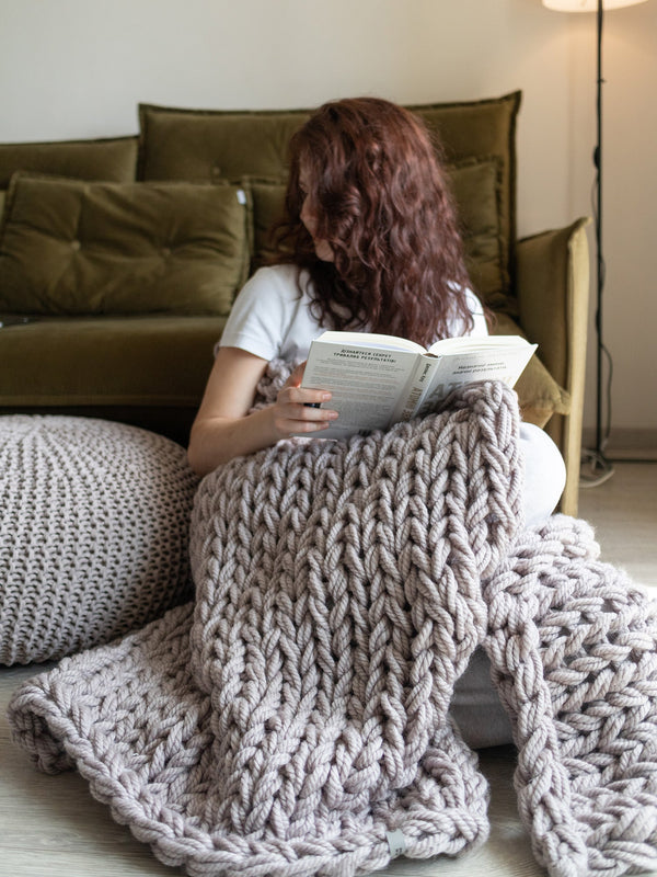 Chunky Knit Blanket in Pale Mauve