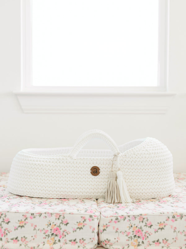 Standard Moses Basket with Round Hood